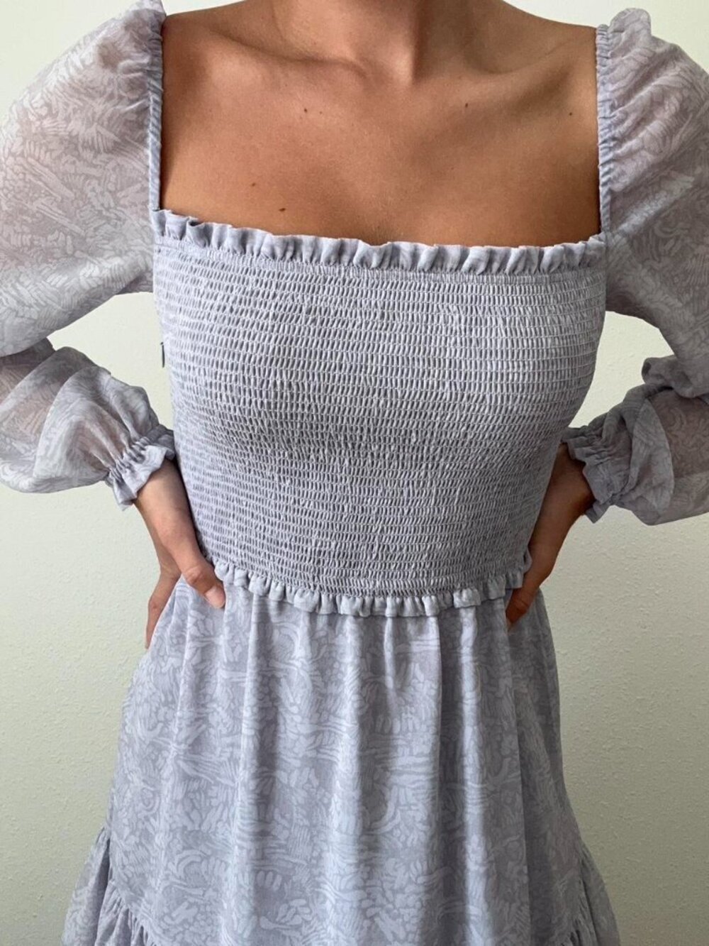 Aritzia Wilfred Tempest Mini Dress Smocked Chiffon Gull Grey Lavender Sz Medium